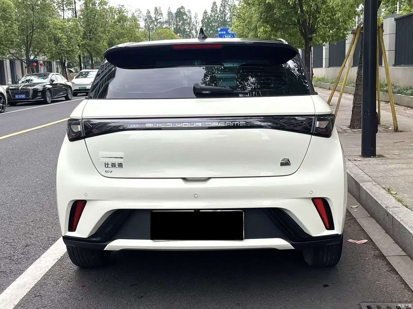 BYD Dolphin, 2023 все фото