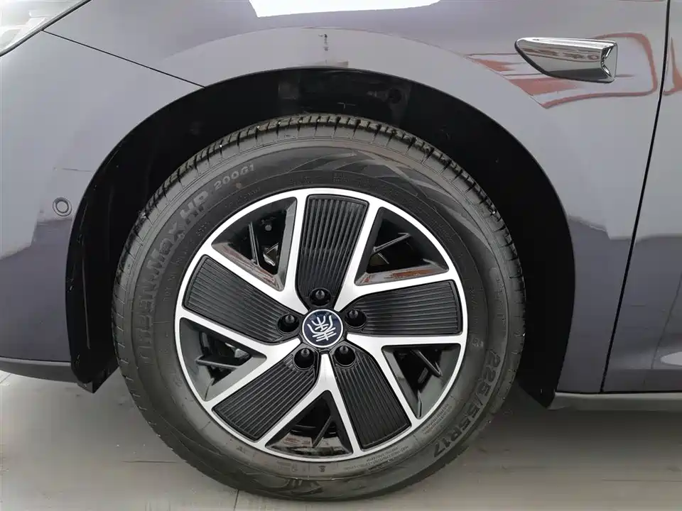 BYD Qin L BYD Qin L