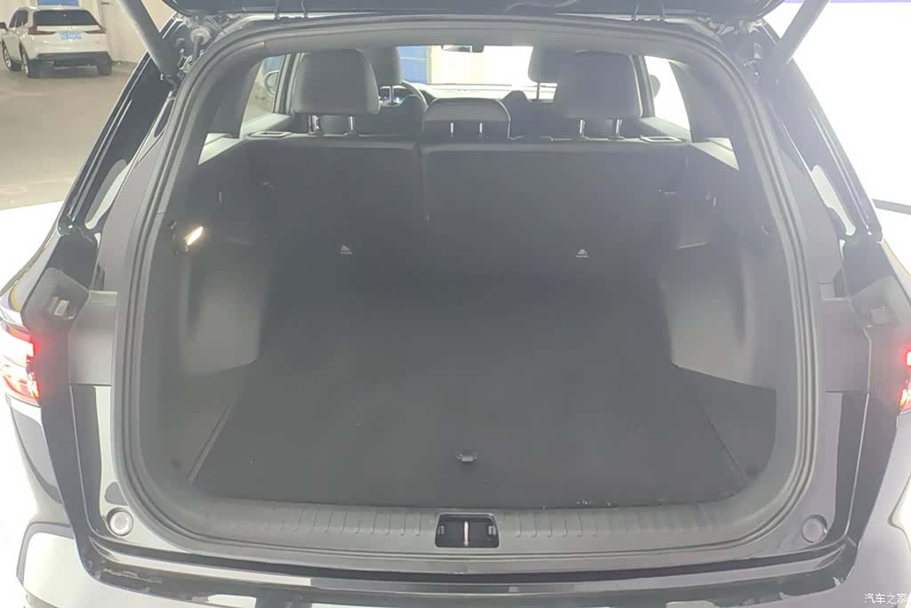 Geely Xingyue L, 2025 4