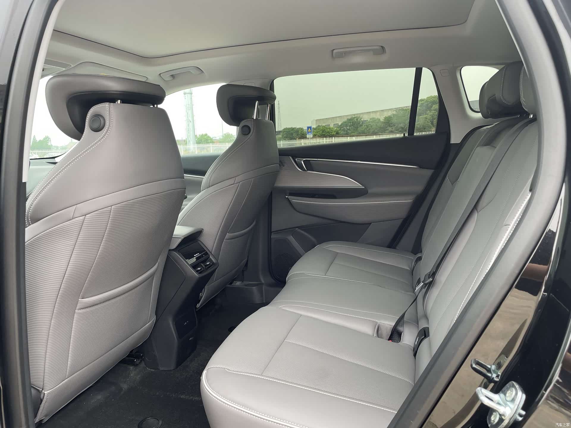 Buick E5, 2025 30