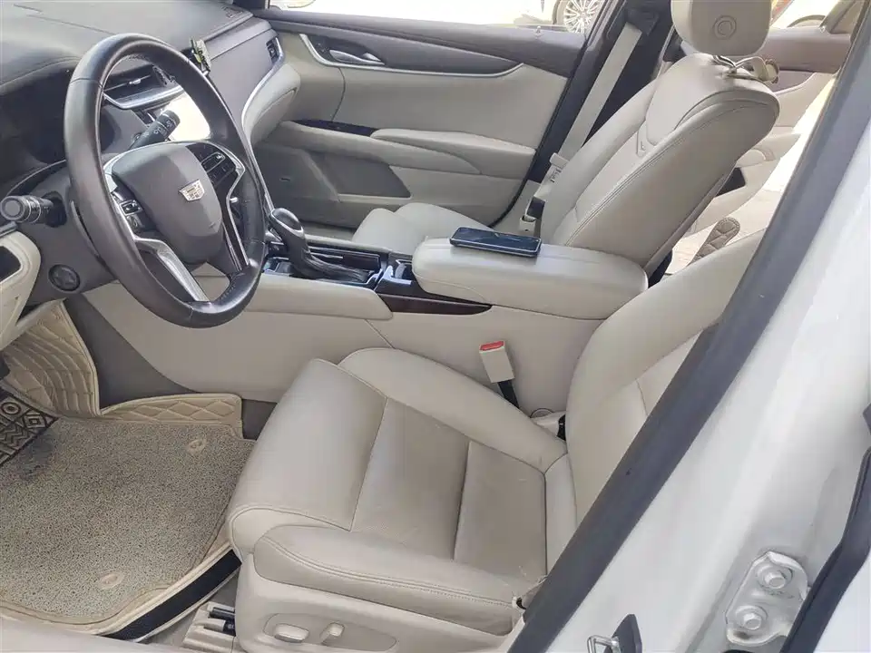 Cadillac XTS