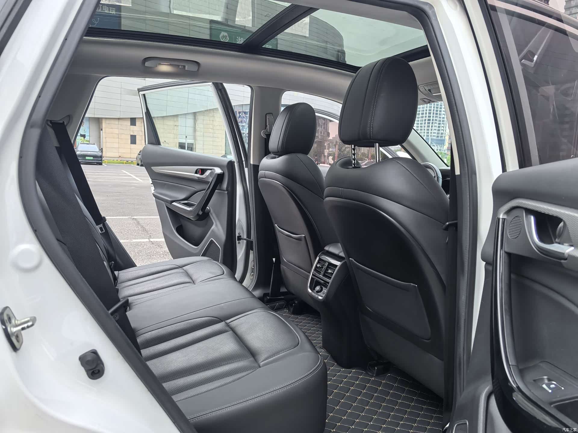 DongFeng AX7, 2020 10