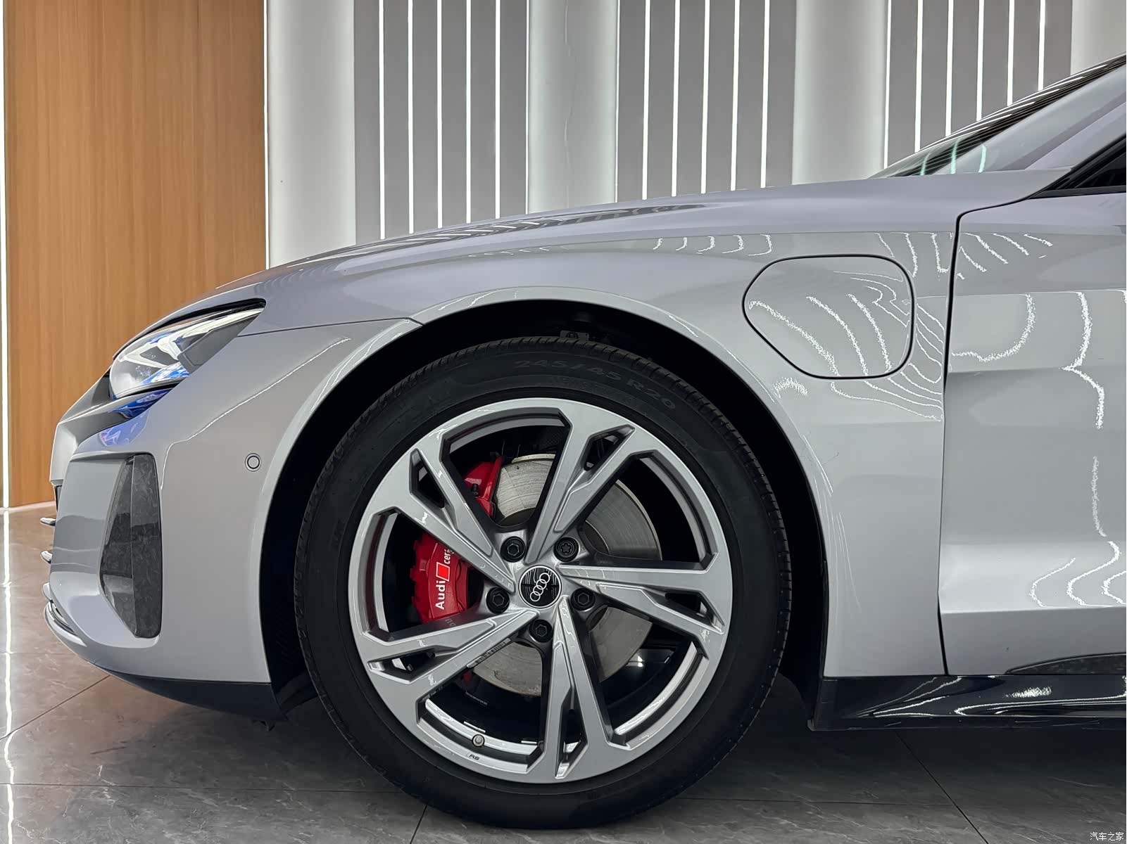 Audi e-tron, 2024 4