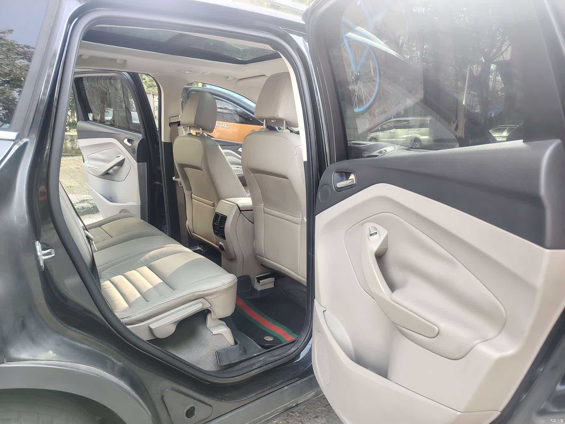 Ford Kuga, 2014 6