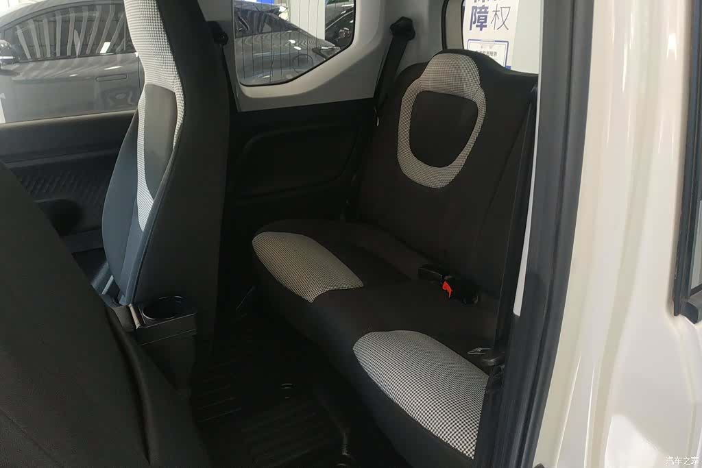Wuling MINIEV, 2025 11