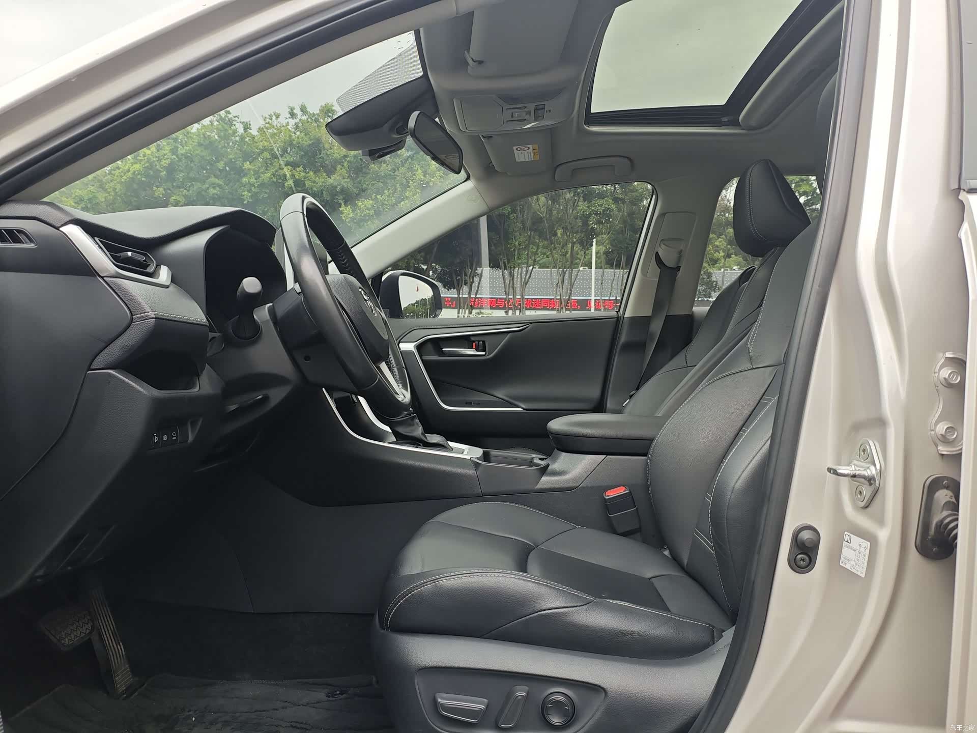 Toyota Wildlander, 2022 8