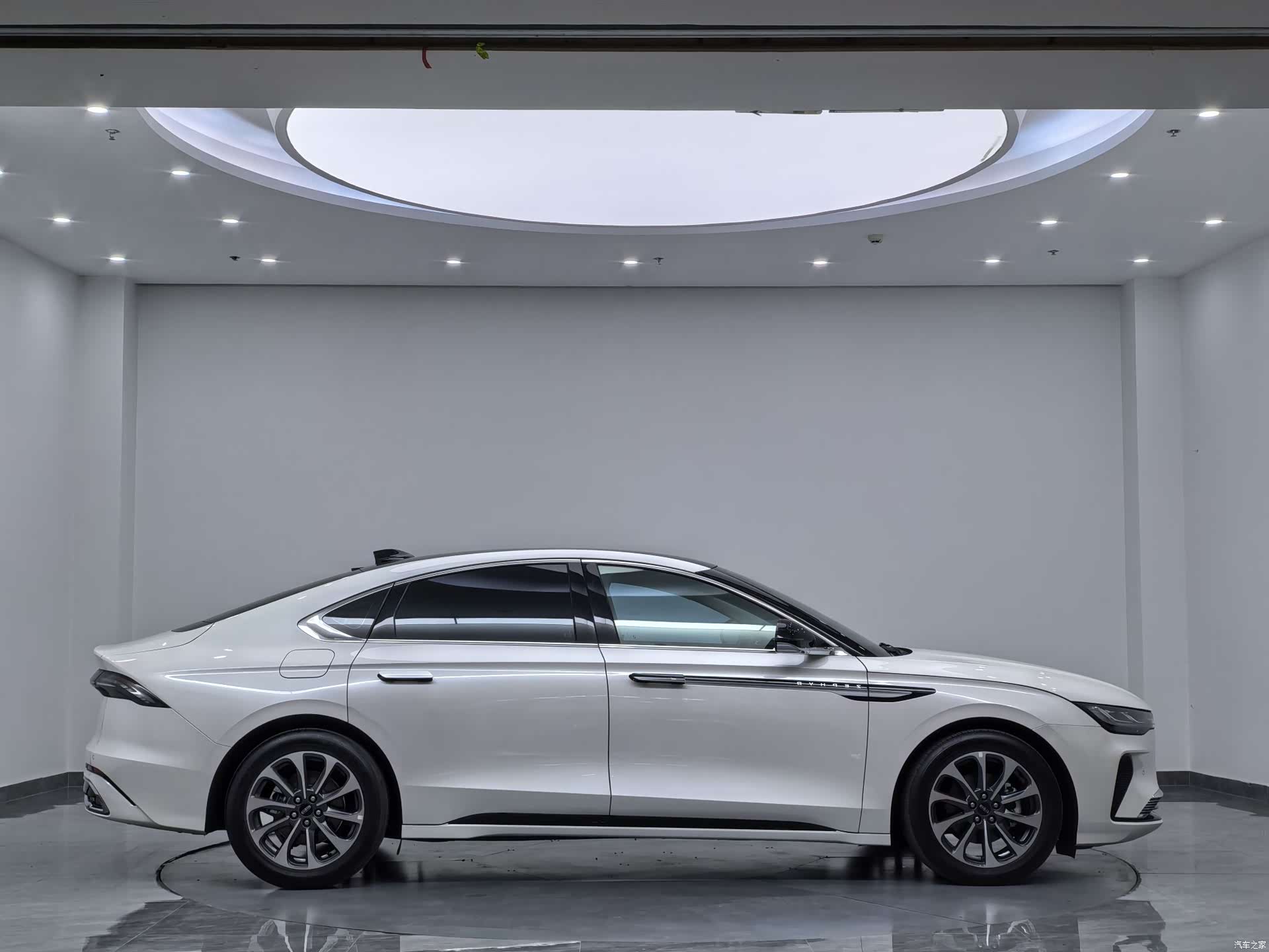 Lincoln Z, 2024 все фото