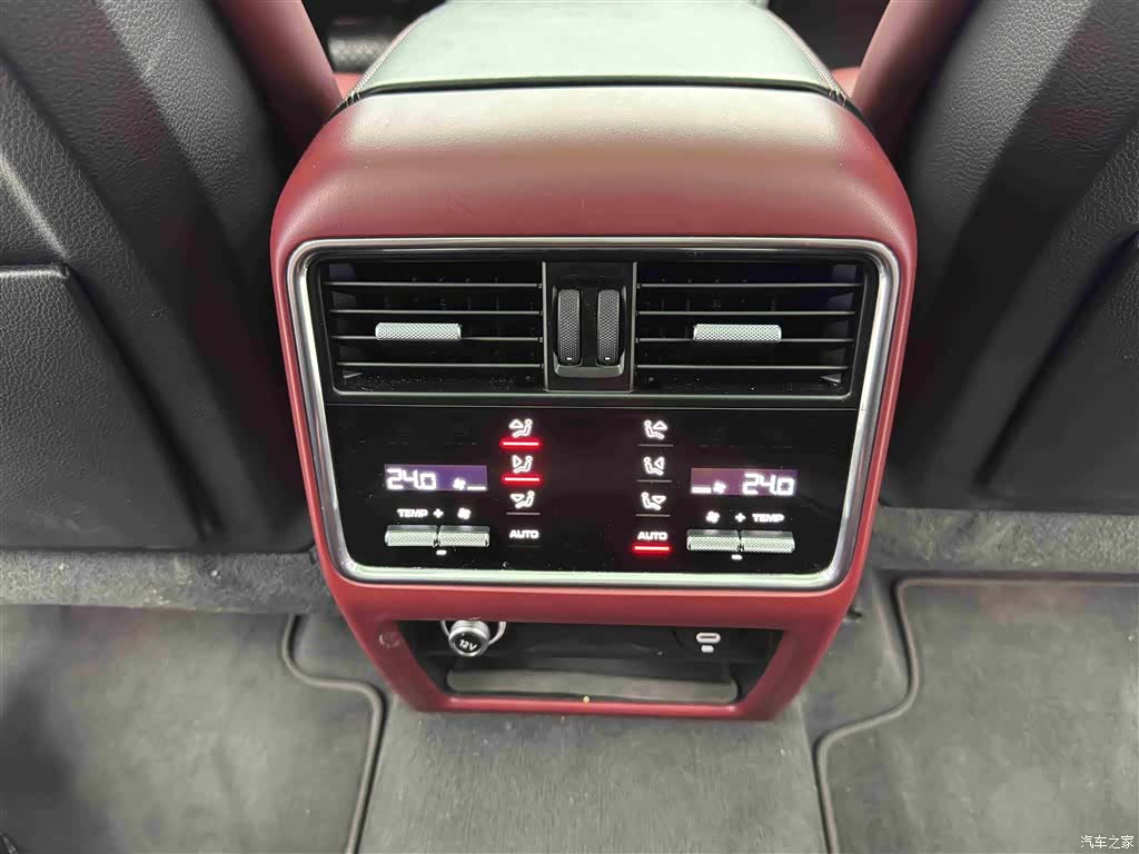 Porsche Cayenne, 2023 11