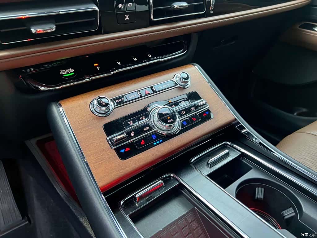 Lincoln Aviator, 2021 21