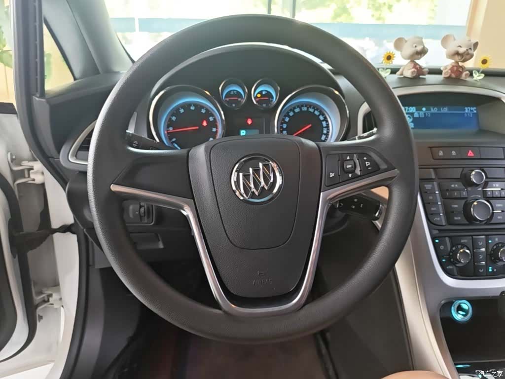 Buick XT, 2016 11