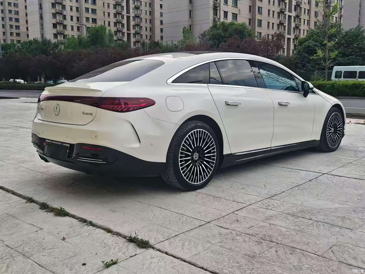Mercedes-Benz EQS, 2023 9
