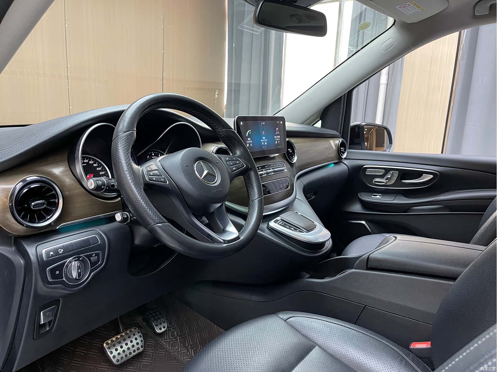 Mercedes-Benz V-Class, 2020 4