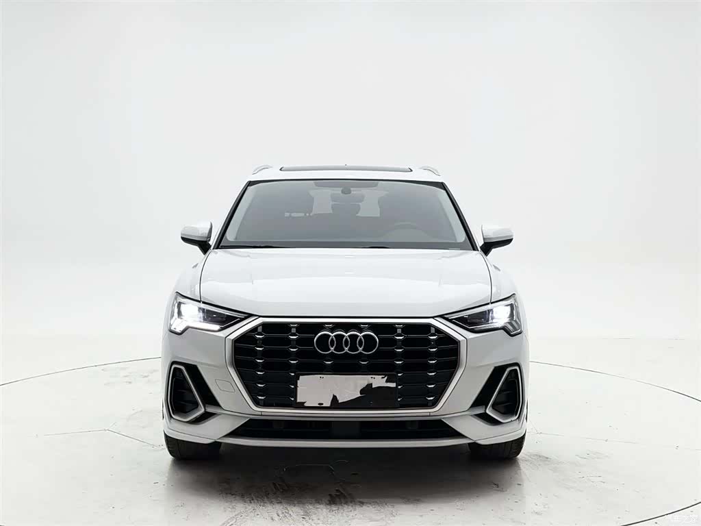 Audi Q3, 2022 2