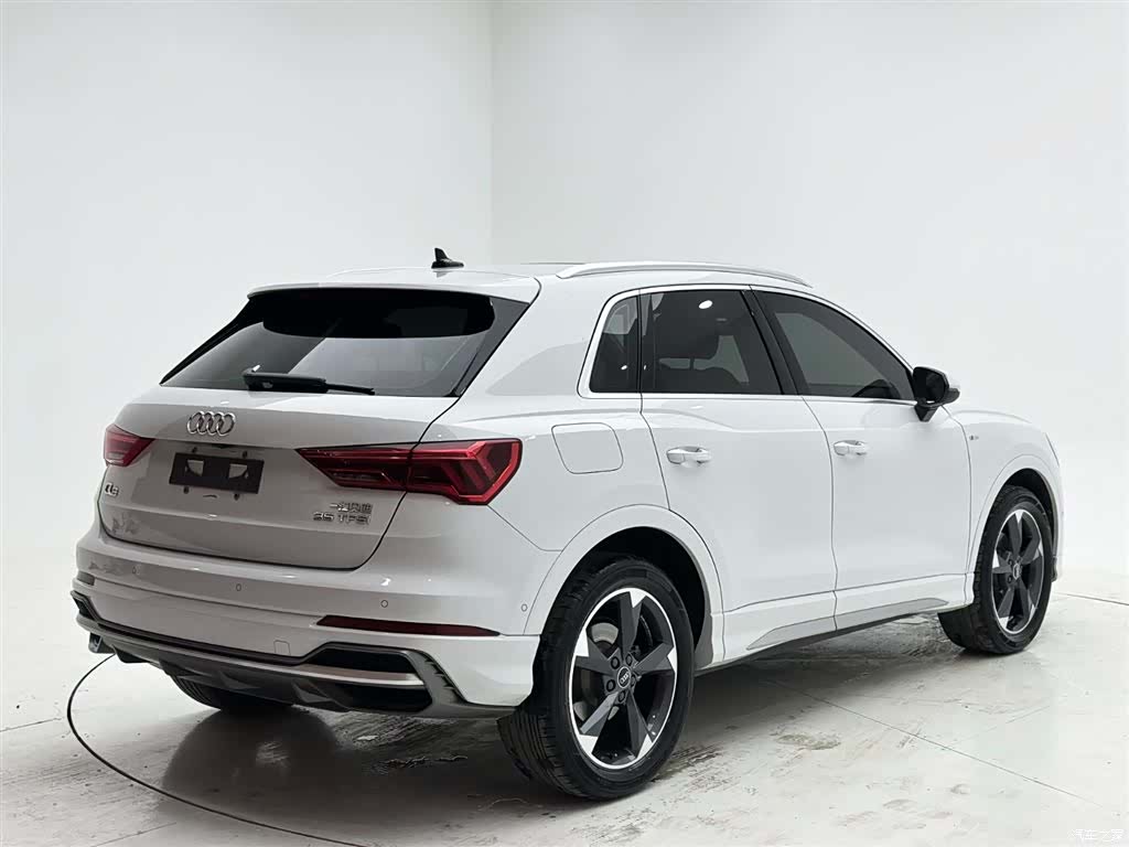Audi Q3, 2022 6