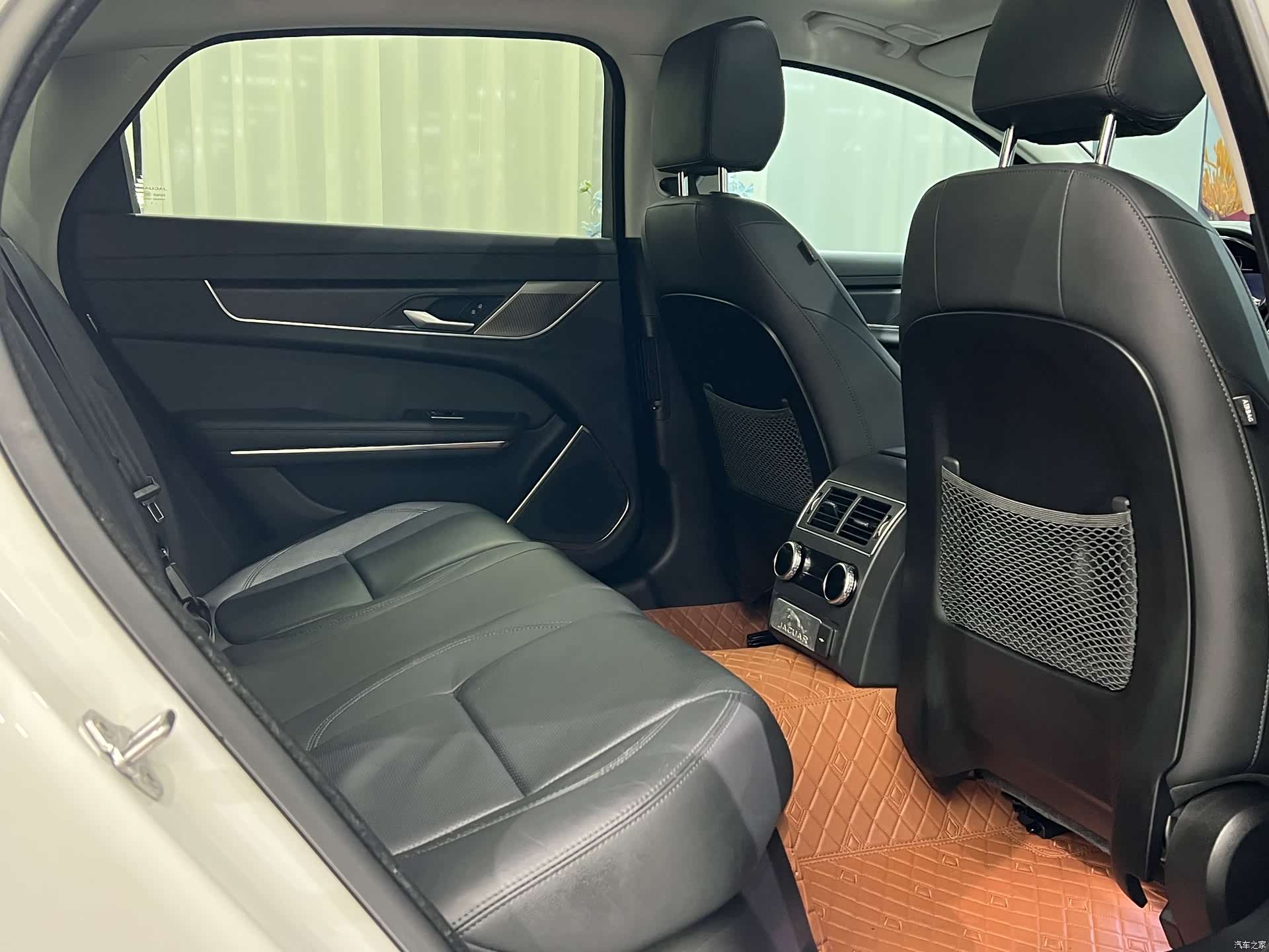 Land Rover P250, 2021 все фото