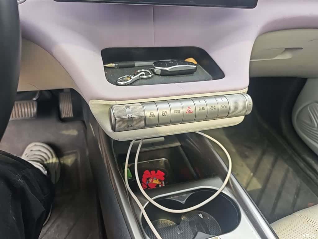 BYD Dolphin, 2023 14