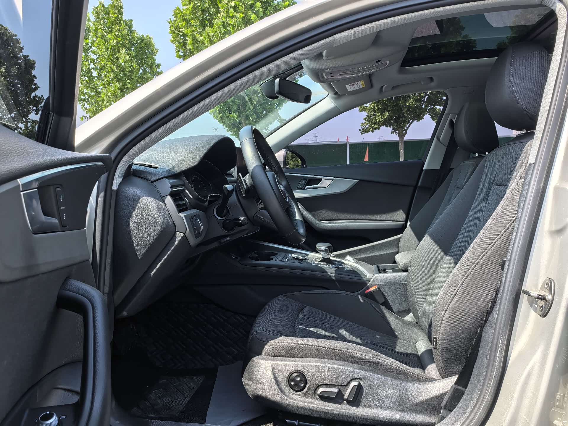 Audi A4L, 2019 4