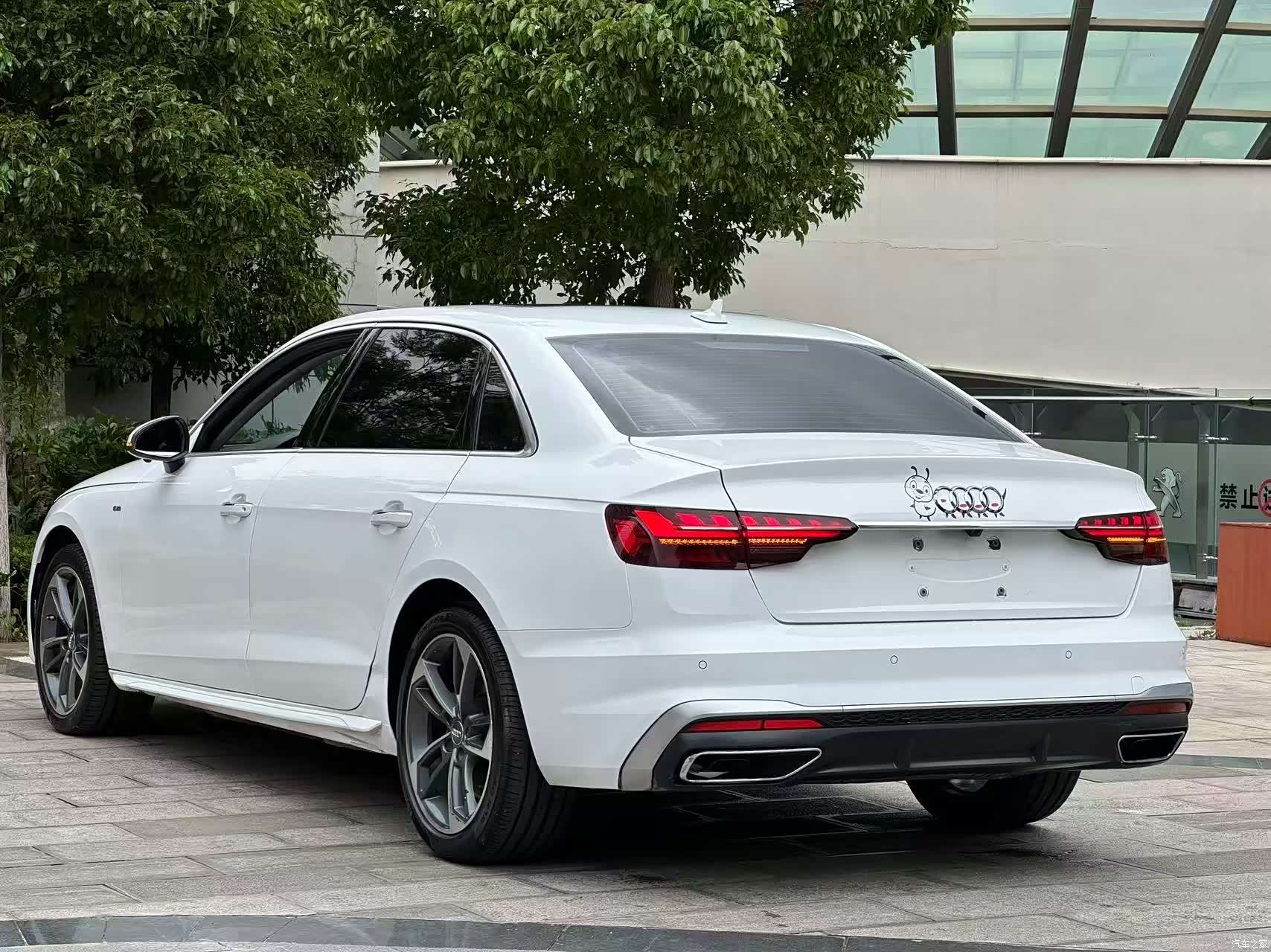 Audi A4L, 2021 7