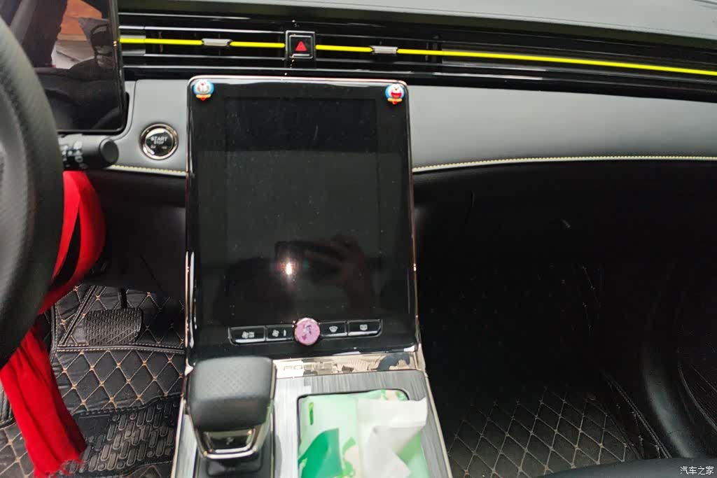Roewe RX5, 2022 13