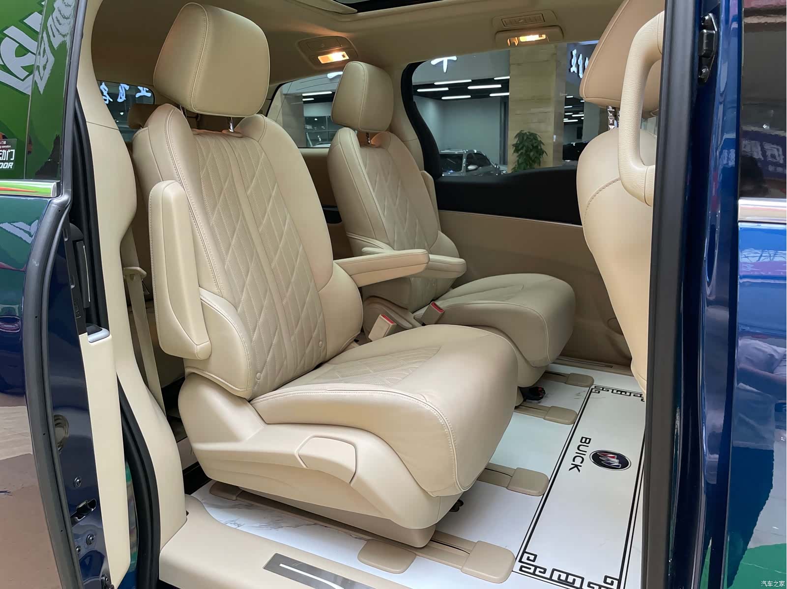 Buick GL8, 2022 10