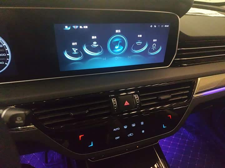 Hongqi Hs5, 2022 года фото 15