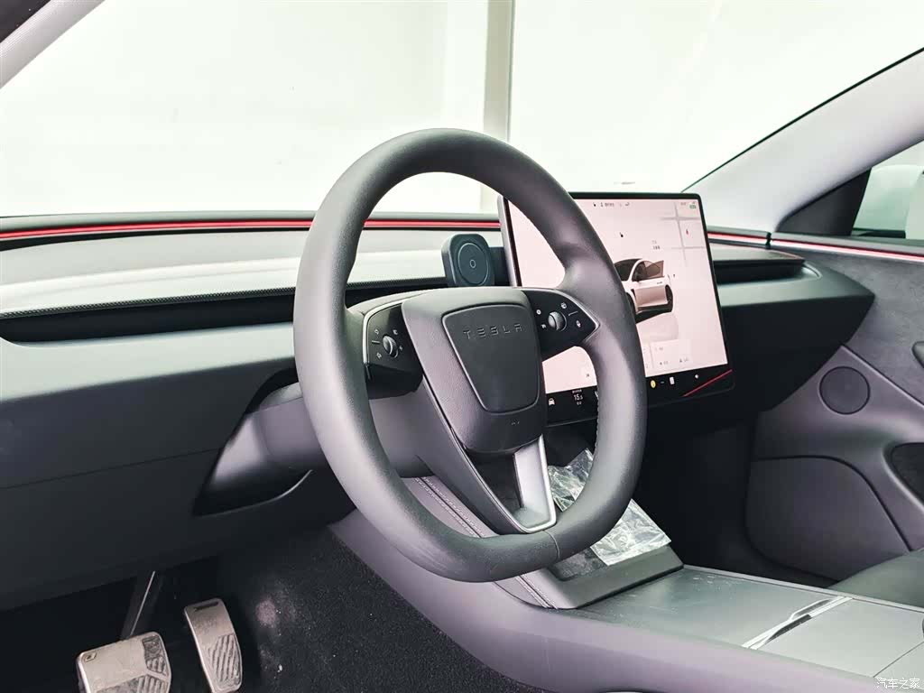 Tesla Model 3, 2025 19