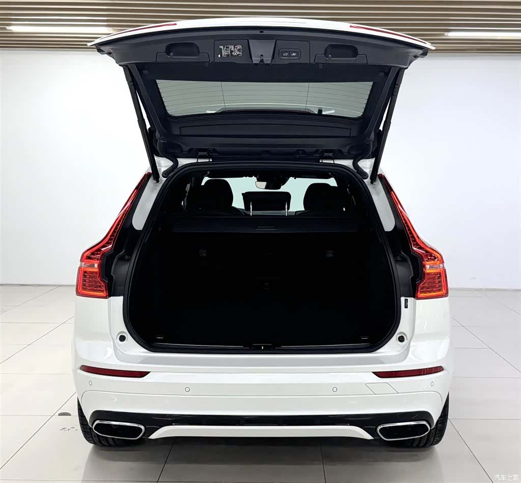 Volvo XC60, 2020 все фото