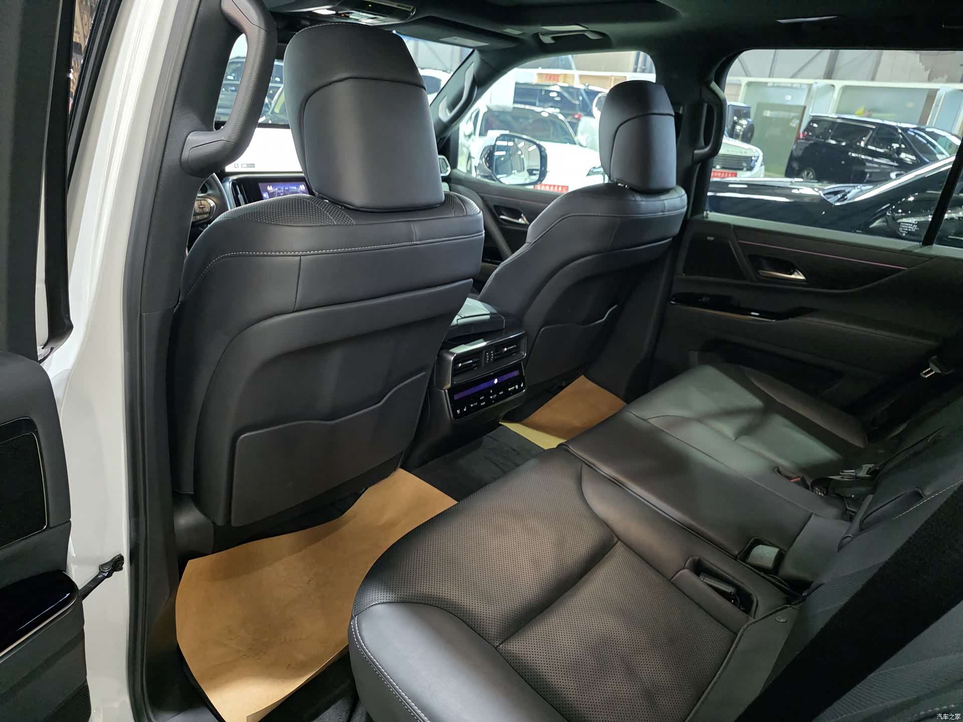 Lexus LX, 2023 18