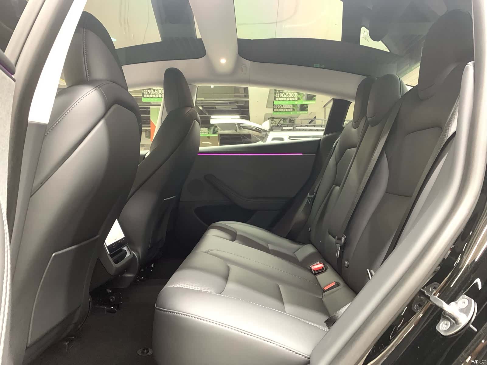 Tesla Model 3, 2025 9