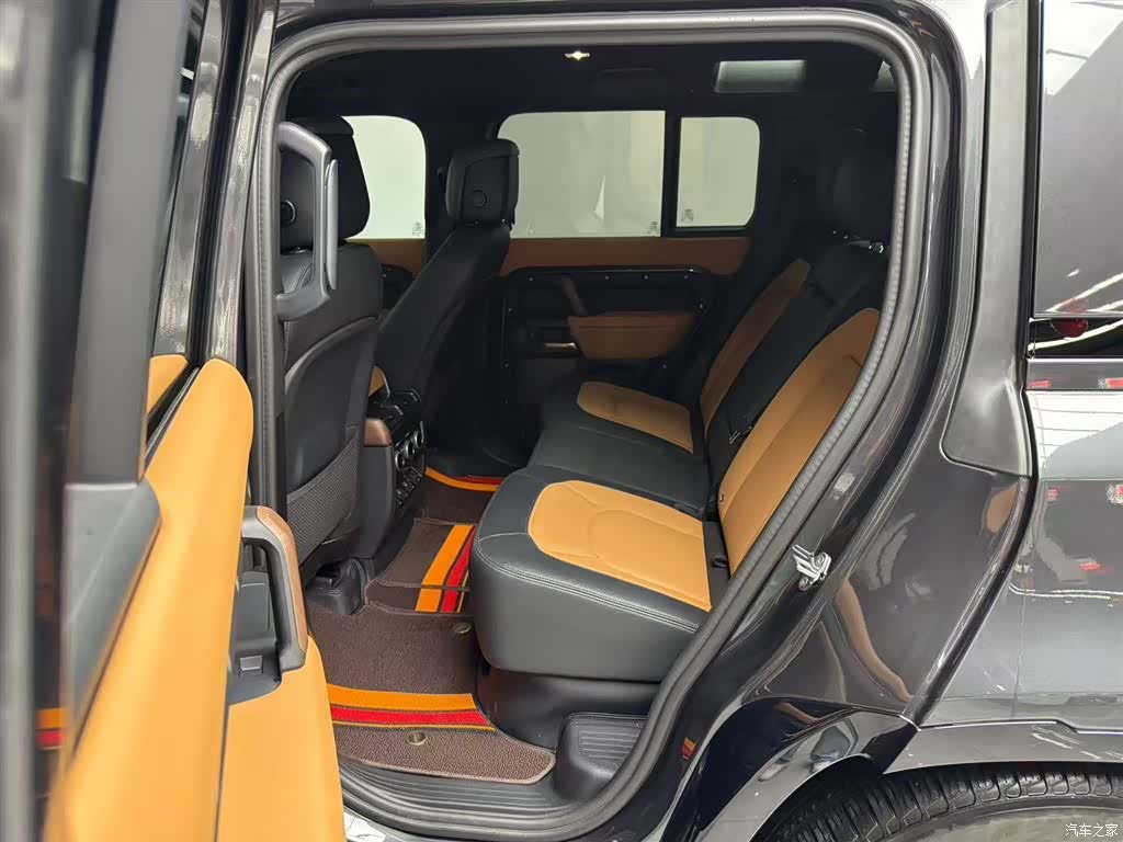Land Rover Defender, 2024 6