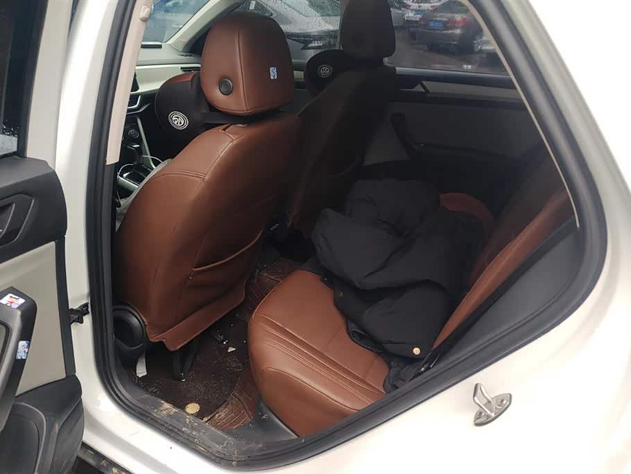 Volkswagen T-ROC exploring Songs