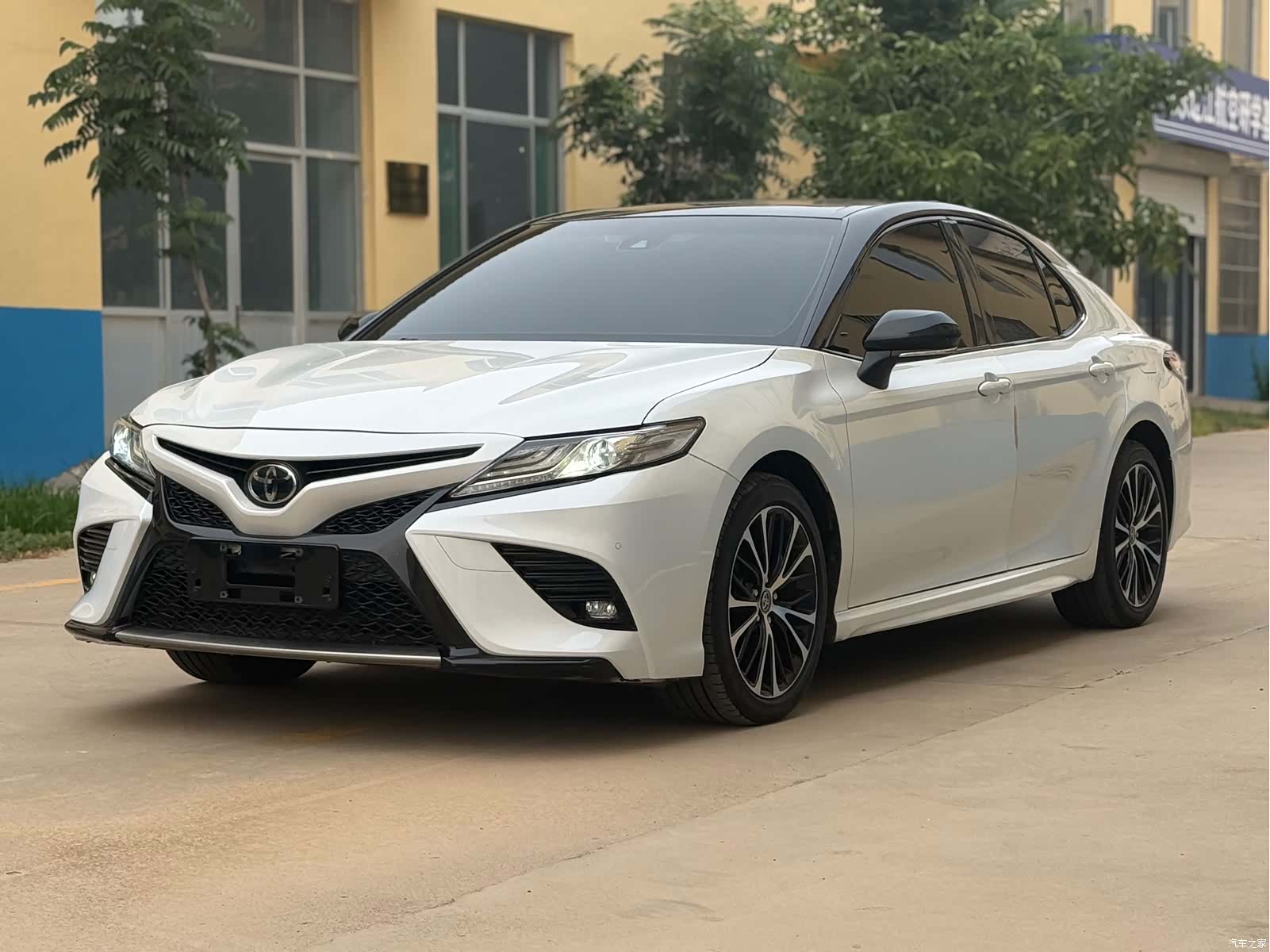 Toyota Camry, 2019 3