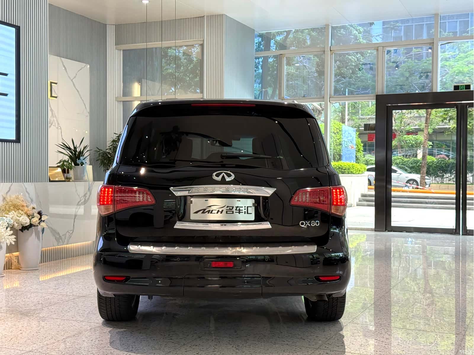 Infiniti QX80, 2017 4