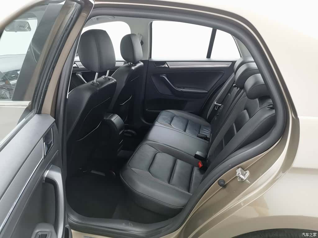 Volkswagen Bora, 2015 15