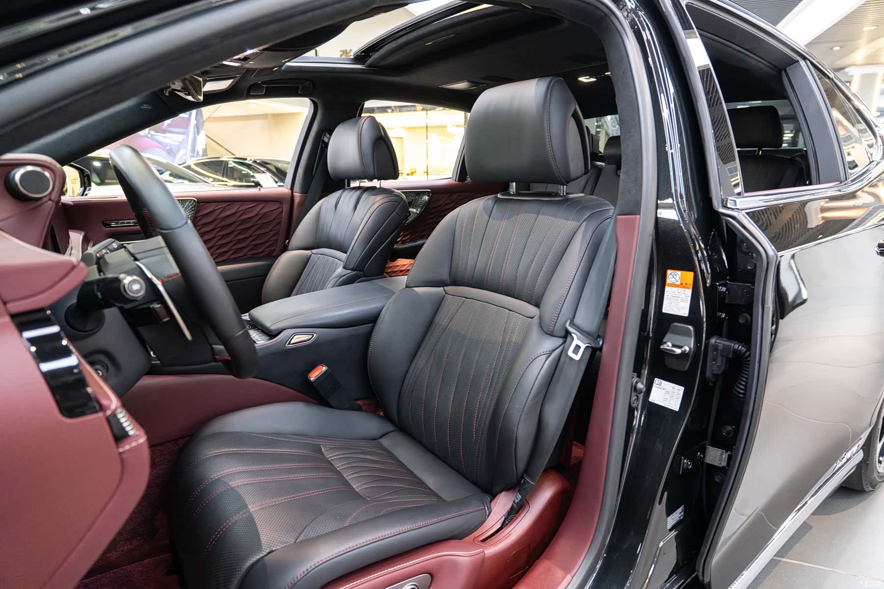 Lexus LS, 2022 11
