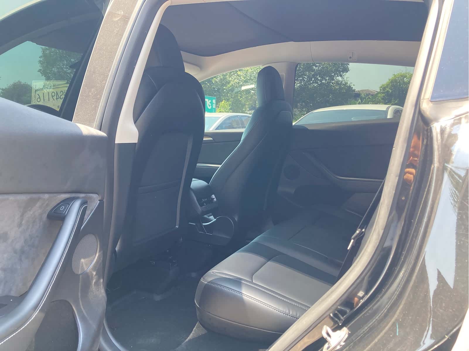 Tesla Model Y, 2021 все фото