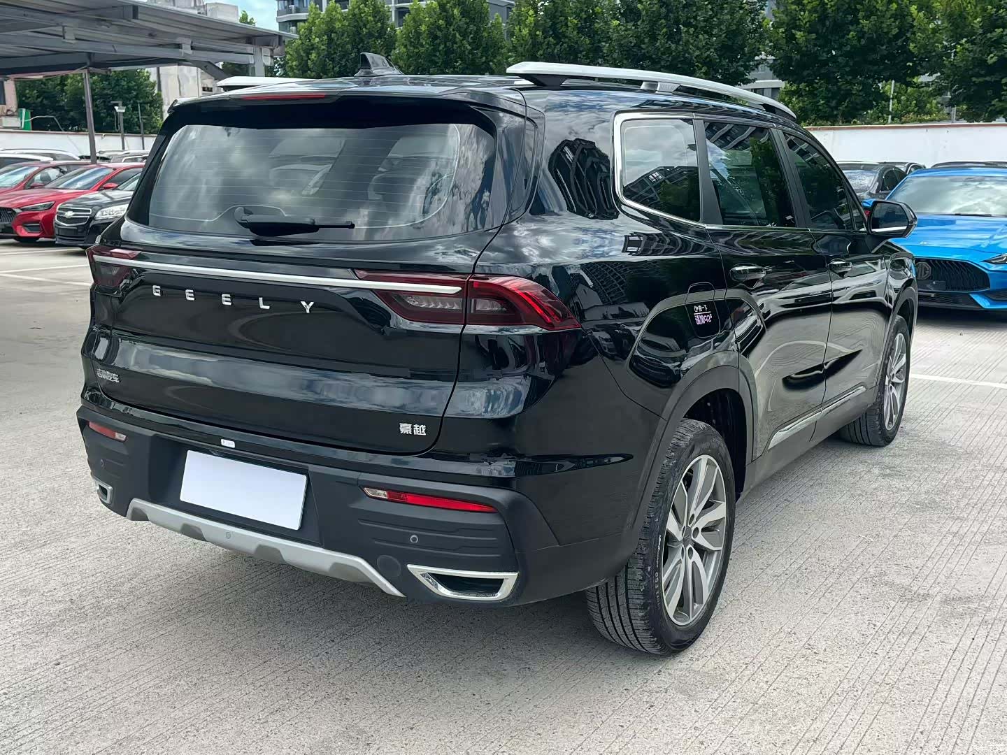 Geely Haoyue, 2022 8