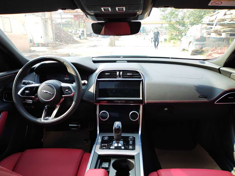 Jaguar XEL Jaguar XEL