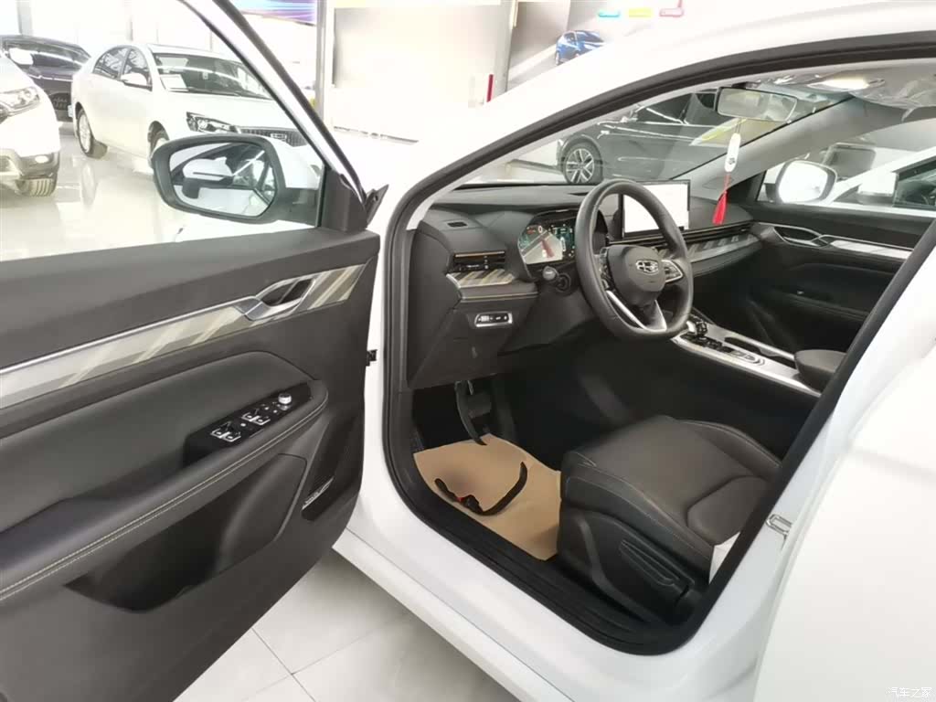 Geely Emgrand, 2024 16