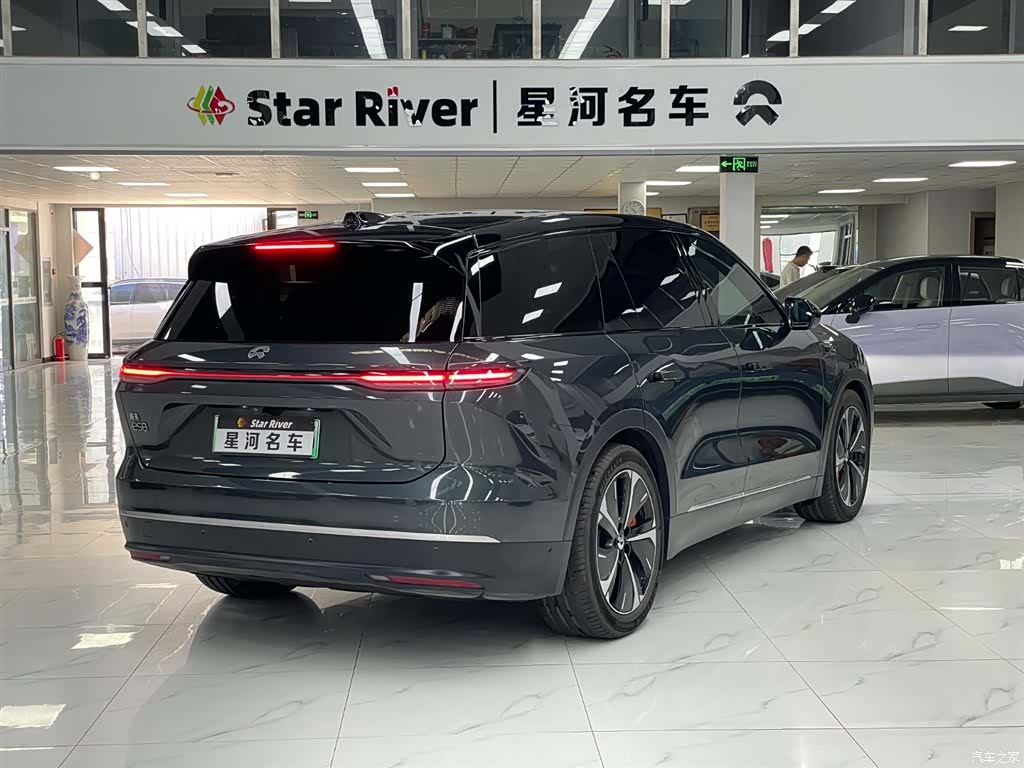 NIO ES8, 2023 7