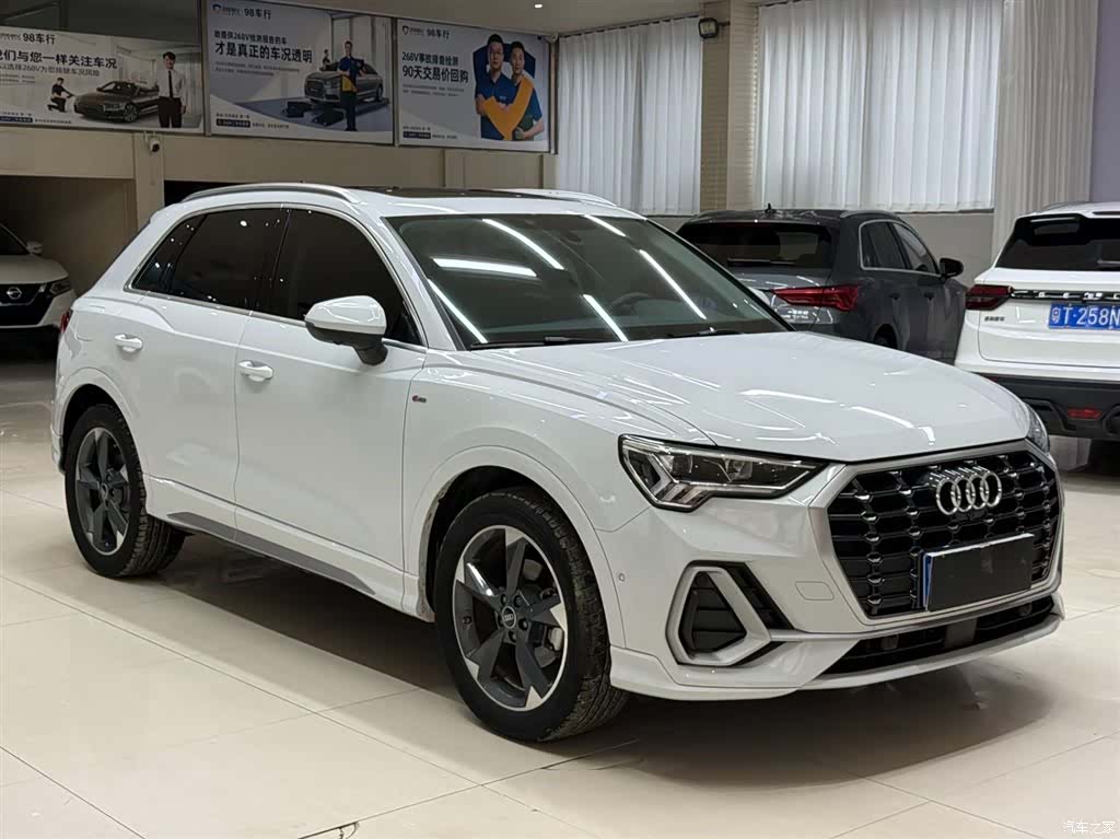 Audi Q3, 2023 3