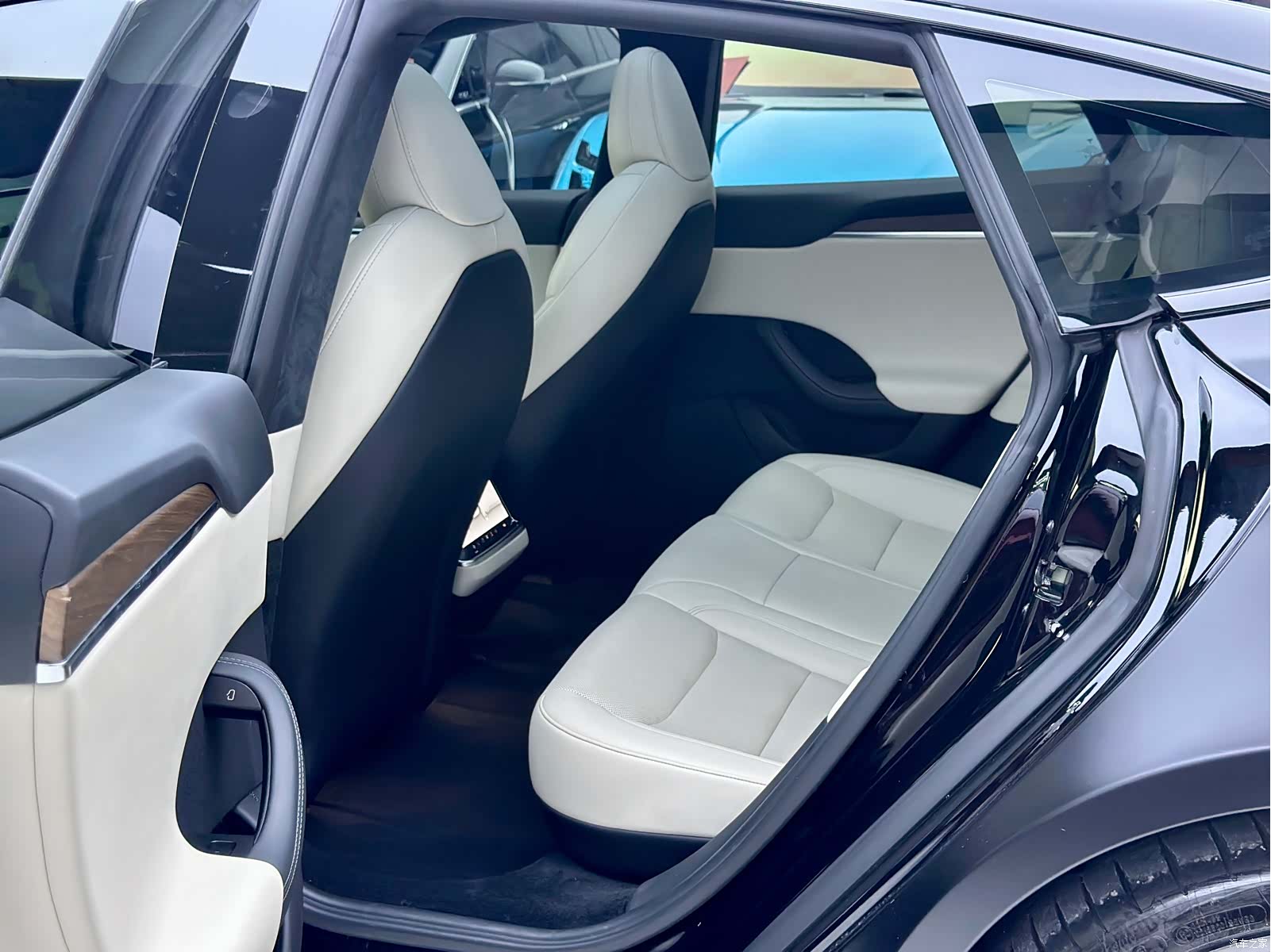 Tesla Model S, 2024 9