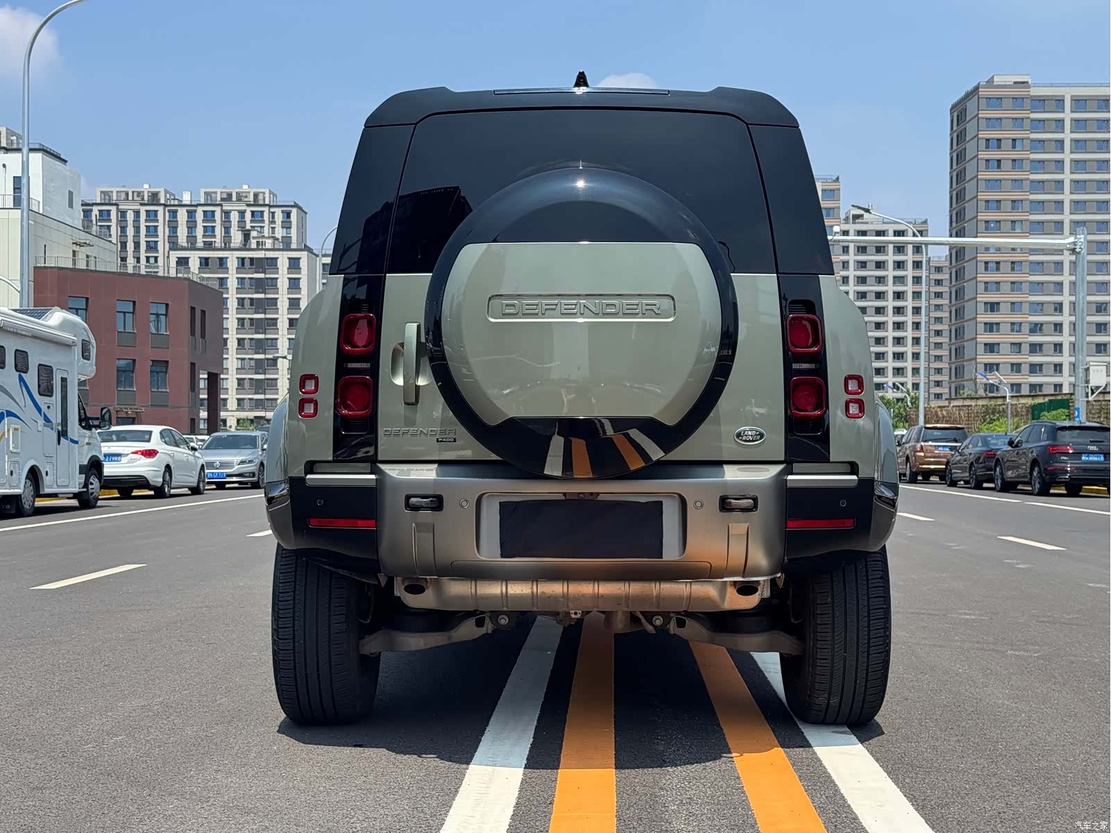 Land Rover Defender, 2023 6
