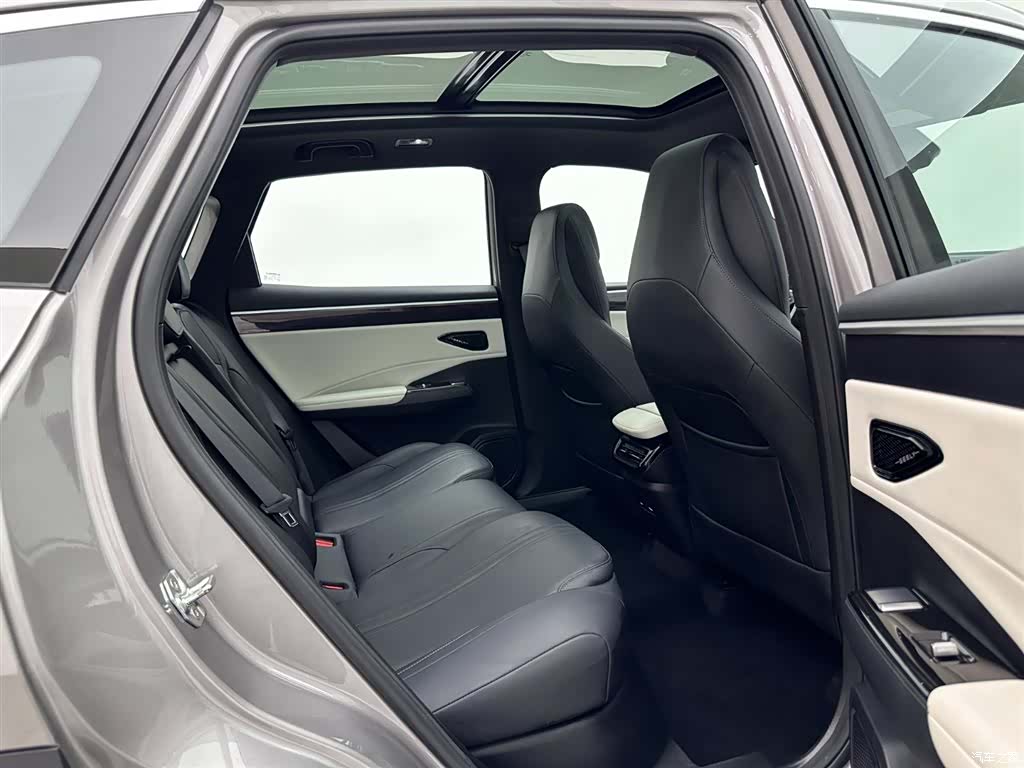 Geely Galaxy L7, 2024 22