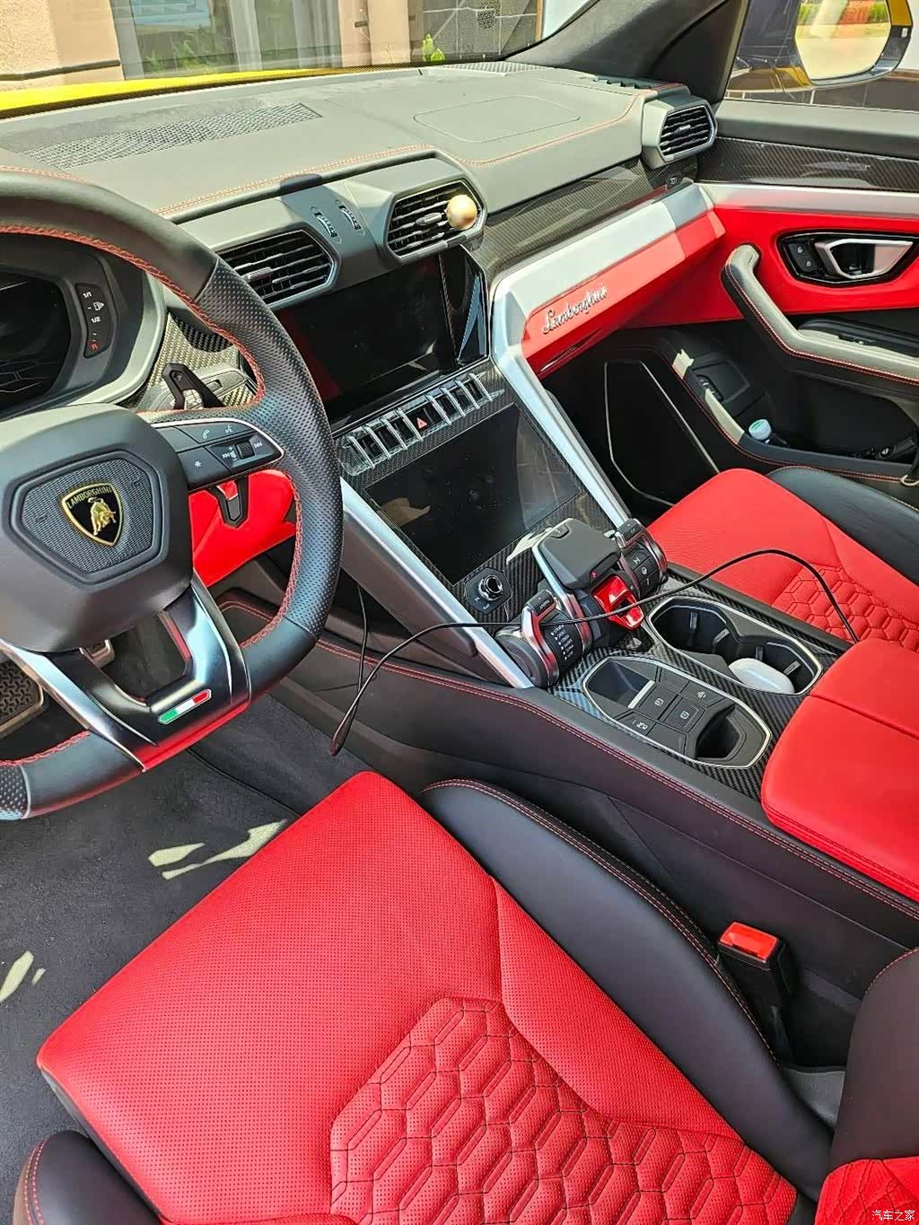 Lamborghini Urus, 2020 4