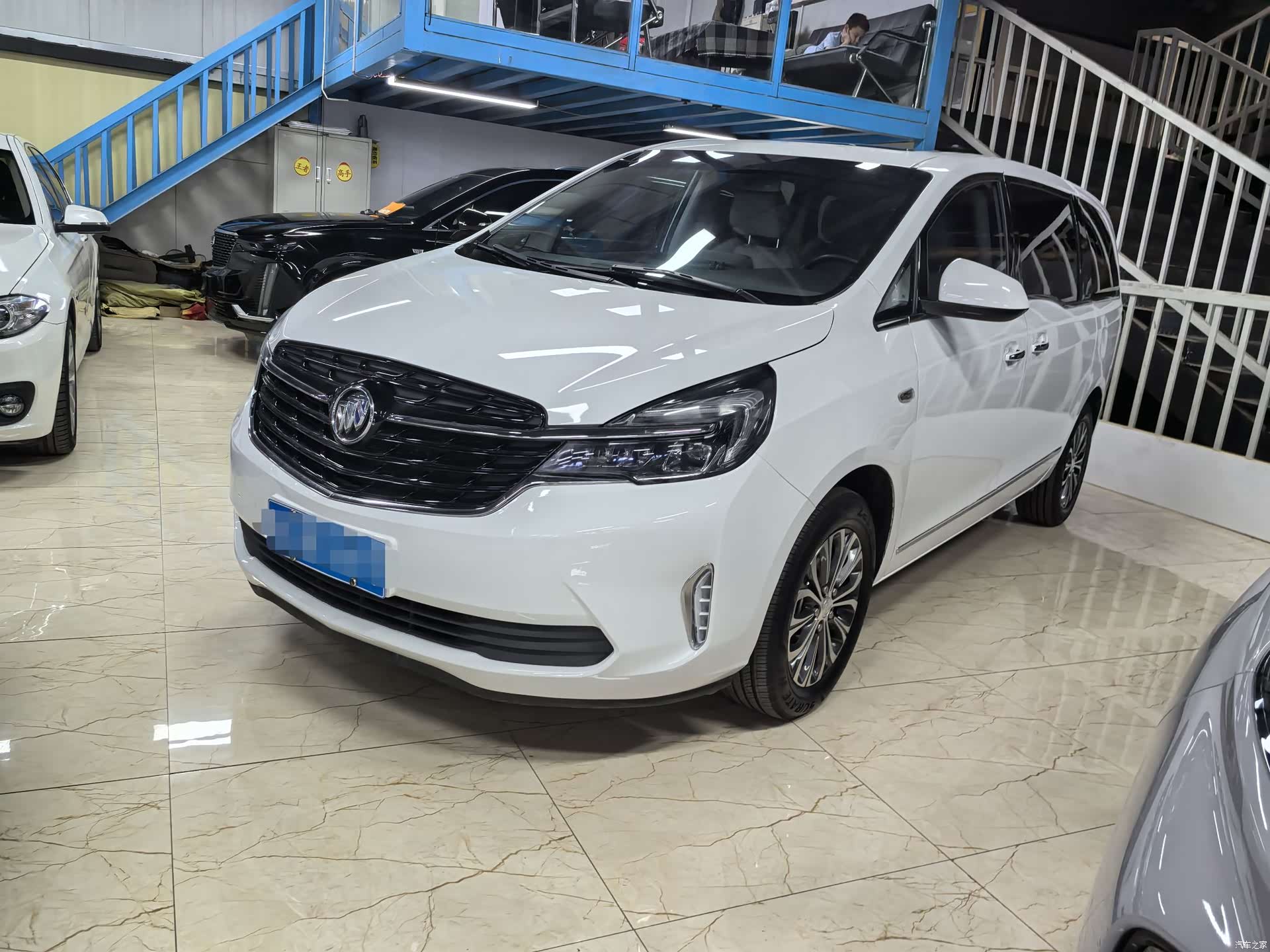 Buick GL8, 2022 1