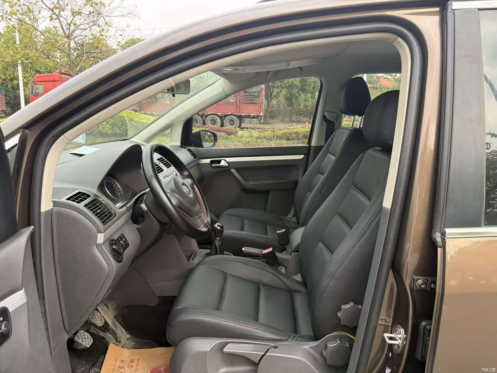 Volkswagen 5, 2014 7