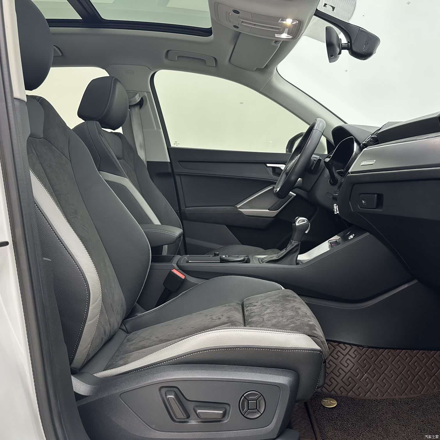 Audi Q3, 2022 8