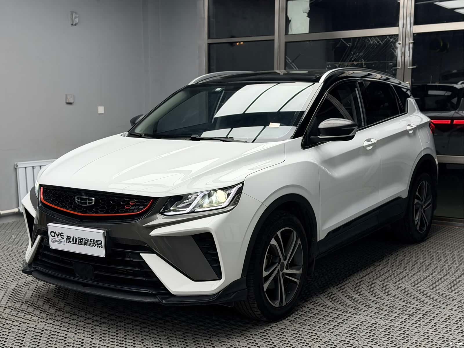Geely Coolray, 2022 1