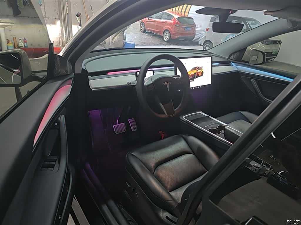 Tesla Model Y, 2023 16